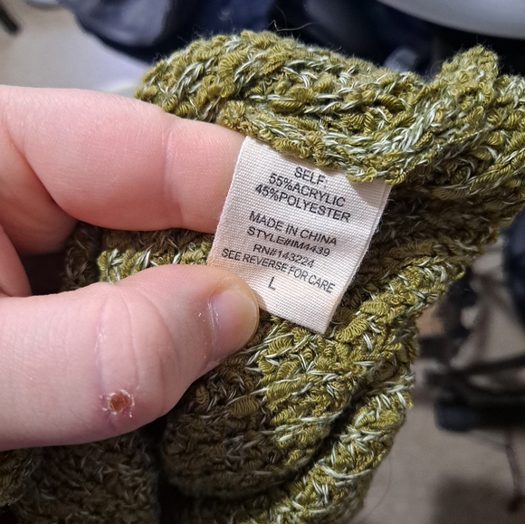 Cropped sweater - Picture 9 of 9